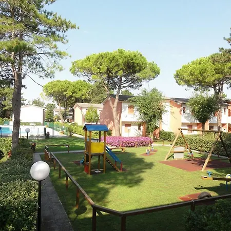 Apartamento Cozy Flat In A With Garden Bibione